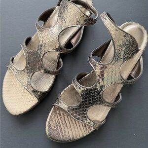 Chic Snakeskin Patterned Sandals